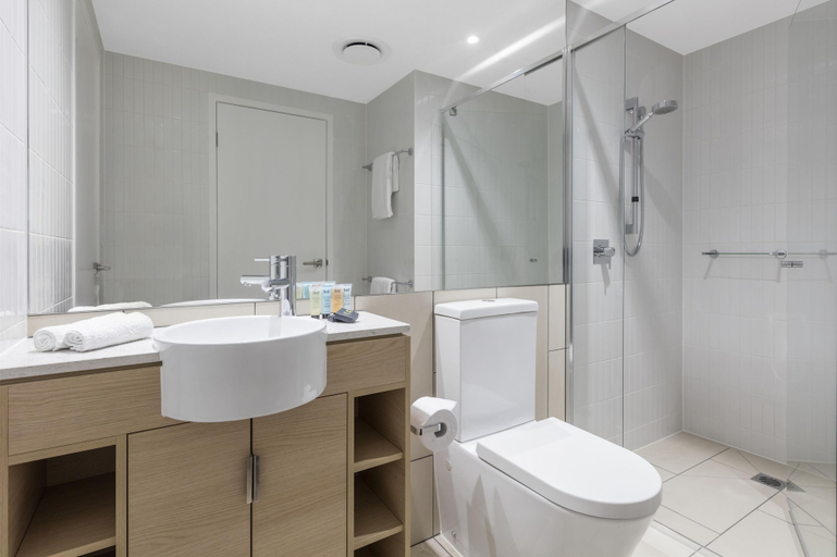 Bathroom, Avani Broadbeach Residences, Gold Coast