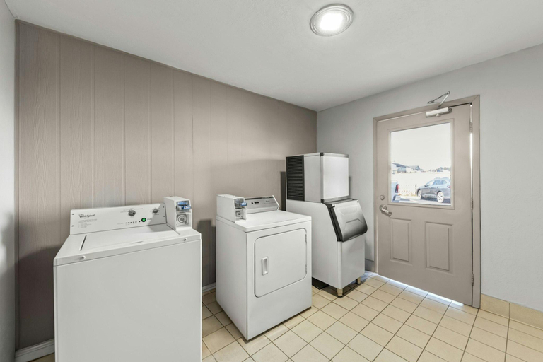 Bathroom 4, Red Roof Inn Ardmore, Carter
