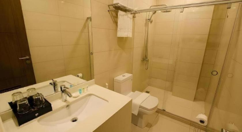 Bathroom, Oryza Hotel, Santiago City