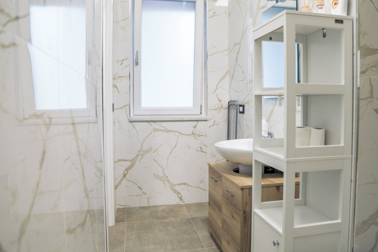 Bathroom 2, Giardini Reali, Caserta