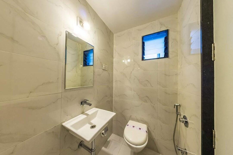 Bathroom, Hotel Pallav, Rajkot