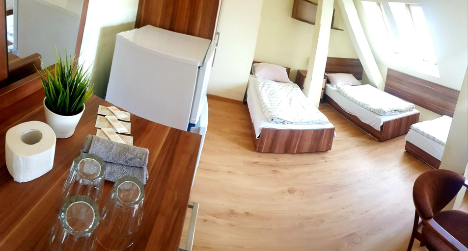 Others 5, Rentumi Hostel Aswinouja Cie, Świnoujście