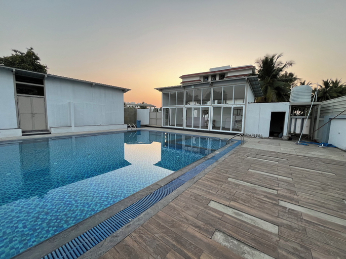 Sport & Beauty, Hotel Jhankar Palace, Dhule