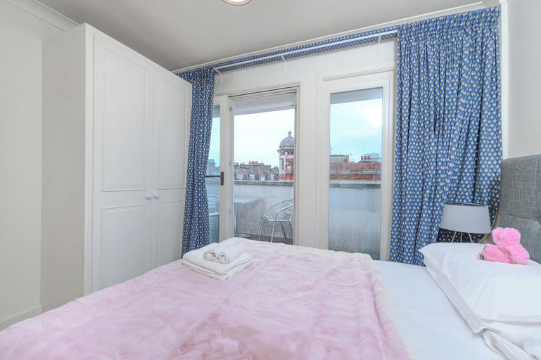 Bedroom 2, The Aristocrat - Fitzrovia - by Frankie Says, London