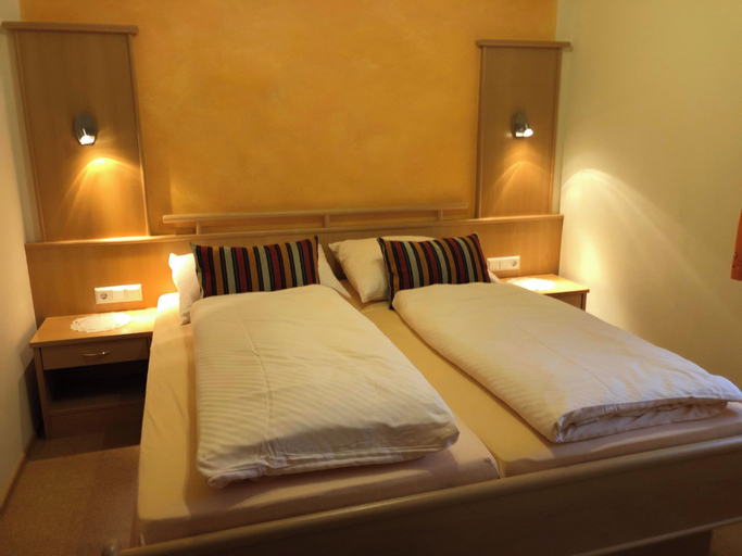 Room 4, Haus Ketterer, Liezen