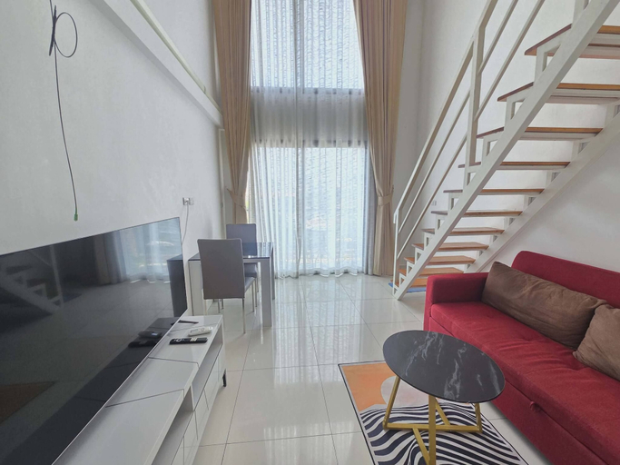 Living area 3, Room-top Floor Duplex With High Ceiling, Pattaya