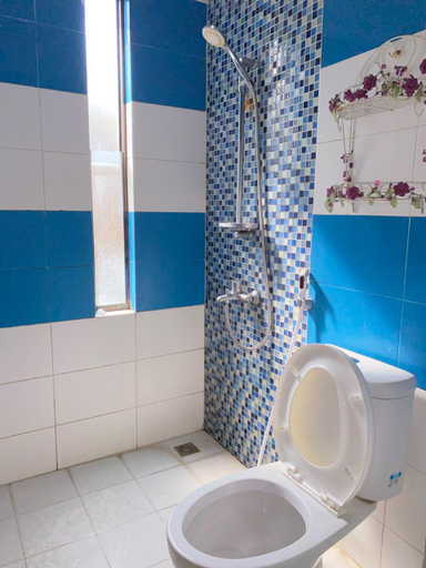 Bathroom 3, Vila Kebon Tebu, Sleman