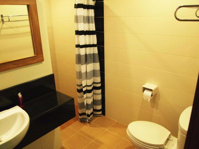 Bathroom 4, Phuket Ecozy Hotel, Phuket Island