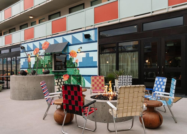 Food & Drinks 5, The Hotel Blue, Bernalillo