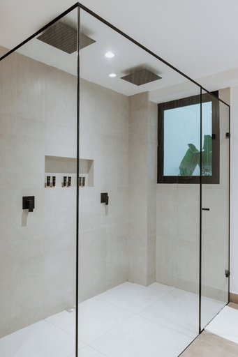 Bathroom 4, The Arena House, Medellín