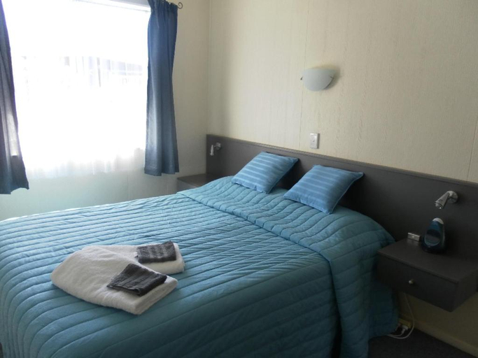 Bedroom, Beachside Sunnyvale Motel, Marlborough