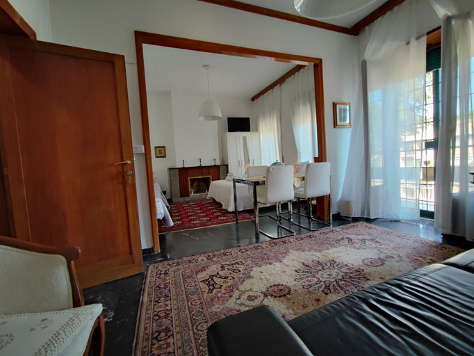 Room 5, IL CAVALIERE DELL'EUR, Rome