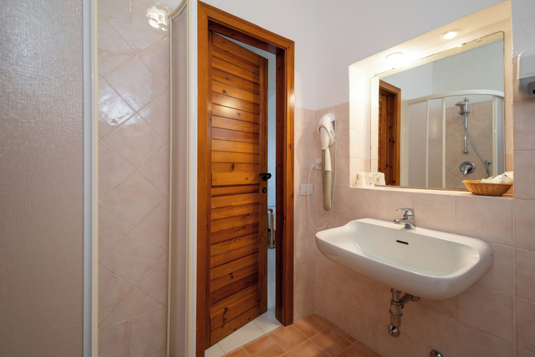 Bathroom 4, Hotel Valdiola, Olbia-Tempio