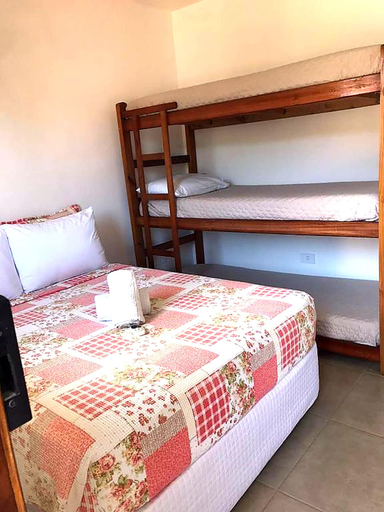Room 3, Apart  Hotel Guaiuba, Guarujá