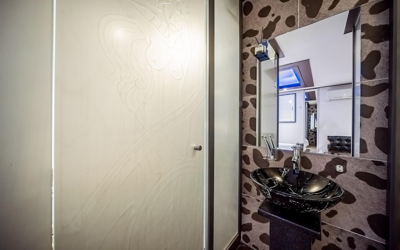 Bathroom 4, Sadang MRG, Dongjak