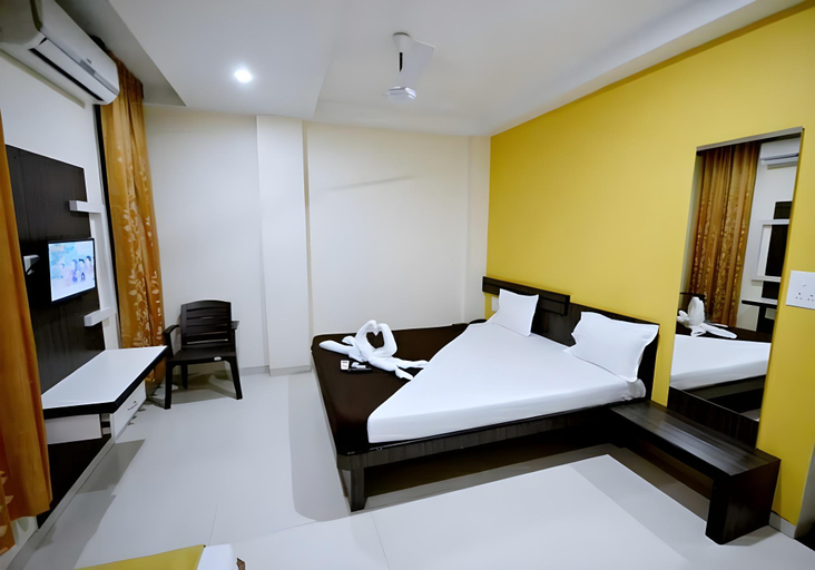 Bedroom 4, Hotel Sai Kanhaiya, Ahmadnagar