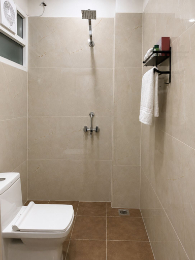 Bathroom 5, Vintage Vaults, Gautam Buddha Nagar