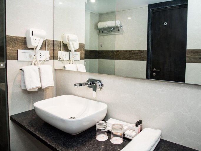 Bathroom 4, Hotel Platinum Shravasti, Shravasti