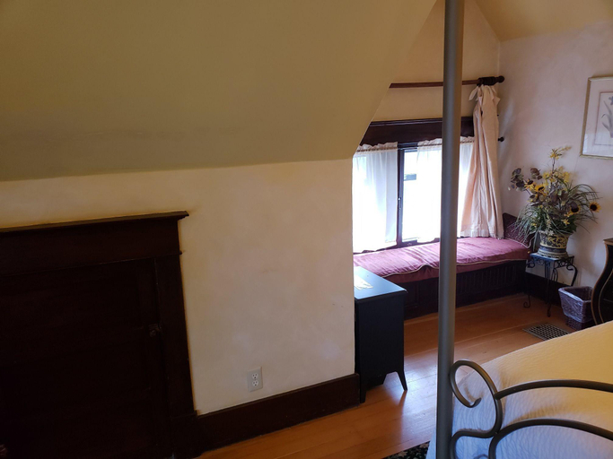 Bedroom 2, Greenbriar Inn, Kootenai