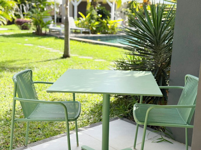Outdoor dining, Mahé Garden Studios by LOV Mauritius