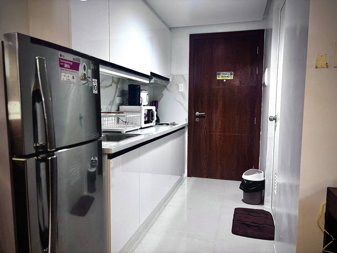 Private kitchen 3, Yare 1Br Condo Beautifully Designed Facing Mall of Asia at Shell Residences, Pasay City