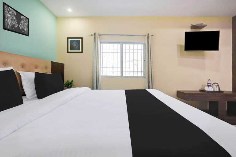 Room 4, Super Collection O Danapur, Patna