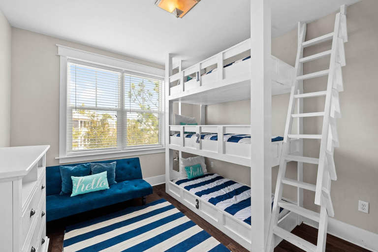 Room 4, Sea Esta, Walton