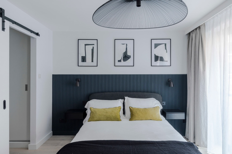 Room 4, The Swan - Fitzrovia - by Frankie, London