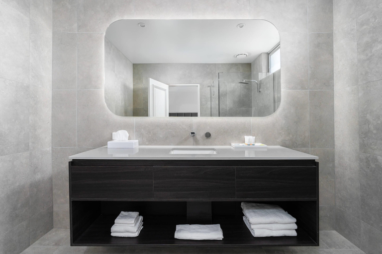 Bathroom 5, Quality Hotel Parklake Shepparton, Shepparton
