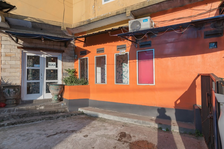 Exterior & Views 1, Pemda 22 Mansion Mitra RedDoorz, Bogor