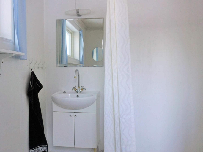 Bathroom 3, person holiday home in Hallabro-By Traum, Tingsryd