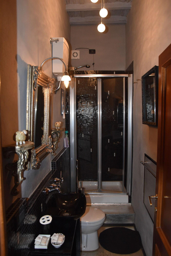 Bathroom 3, The Blacksheep B B, Florence