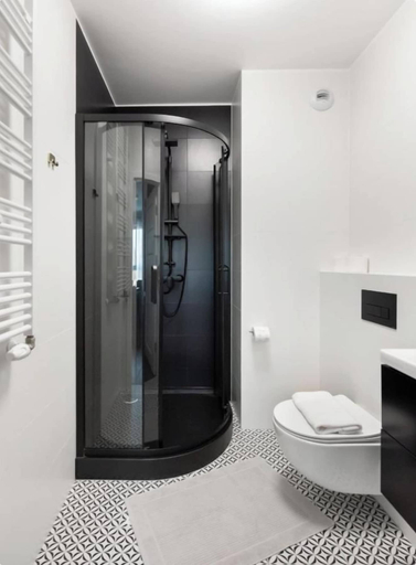 Bathroom 2, SuperApart Nowy Służewiec 21, Warsaw