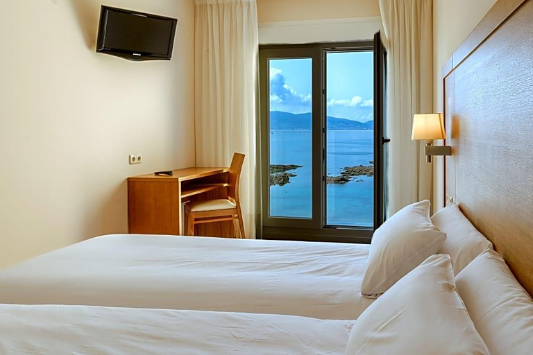 Bedroom 3, Hotel El Puente, Pontevedra