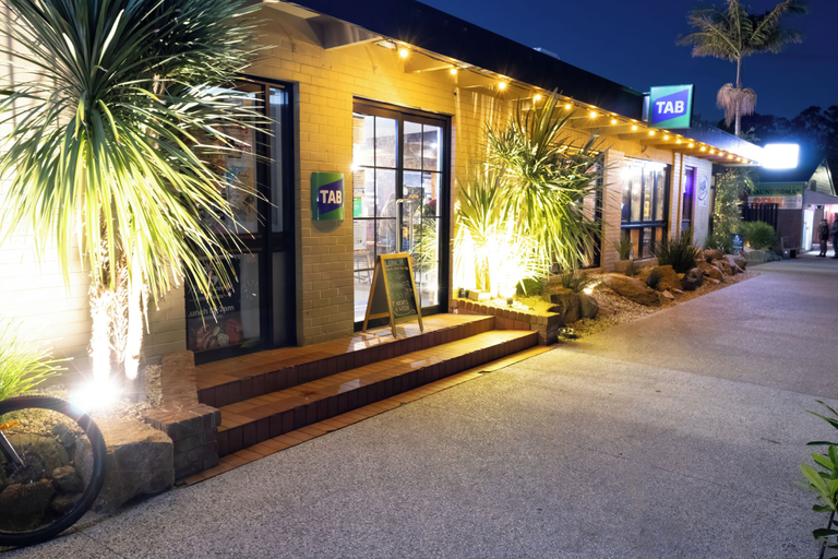 Exterior & Views 2, Mallacoota Hotel Motel, E. Gippsland - Orbost