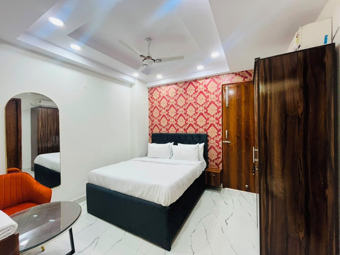 Room 5, Roomshala Hotel Amana Stays Sec 44, Gautam Buddha Nagar