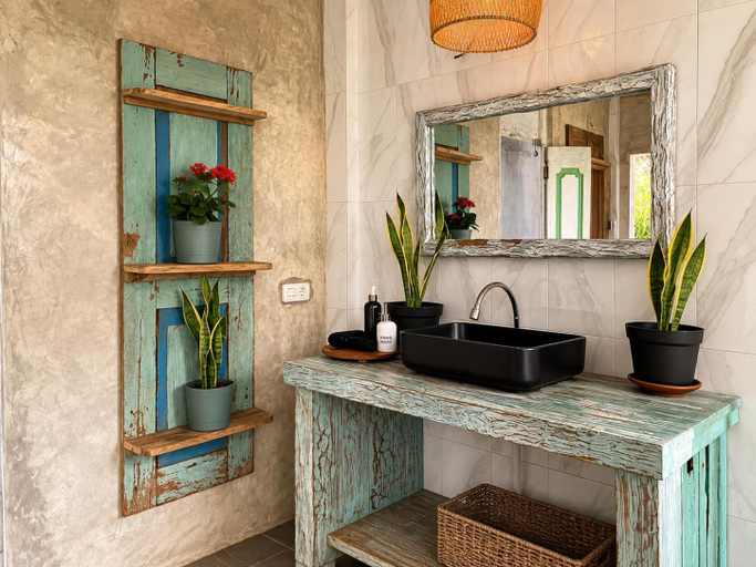 Bathroom 4, Pondok Is Oke bambo infinity pool, Banyuwangi