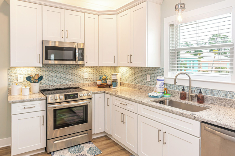 Private kitchen 5, 6011 Rookery 3 Four Shores Close to Beach, Baldwin