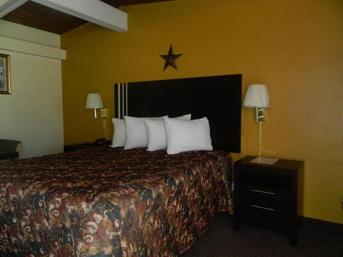 Room 3, Freer motel, Duval