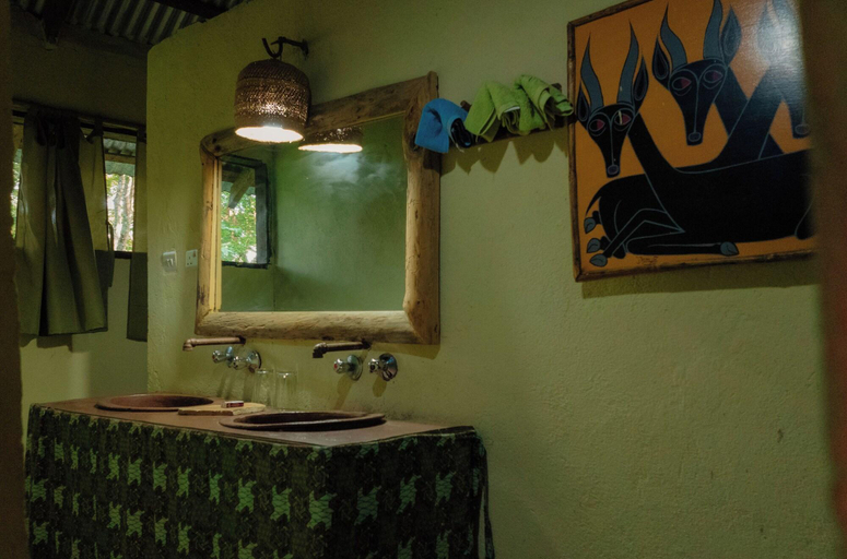 Bathroom 4, Mikumi Safari Lodge, Kilosa