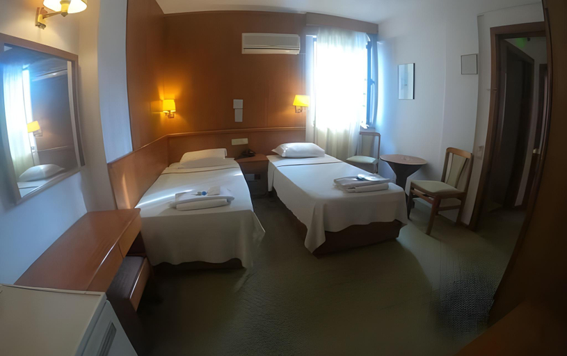 Bedroom 2, Güleryüz Hotel 2, Antalya