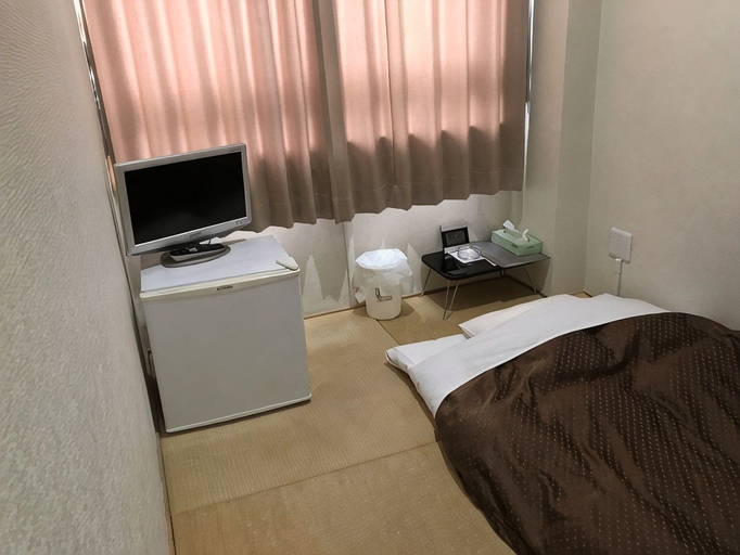 Bedroom 2, Business Hotel Akayane, Matsuyama