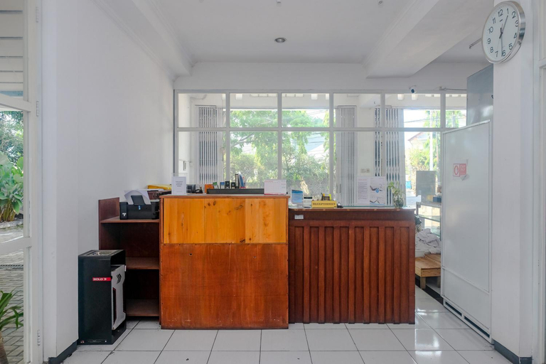 Public Area 2, OYO 90396 The Halona Villa Batu, Malang