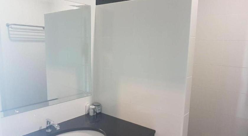 Bathroom, The Bed Hotel Phitsanulok, Muang Phitsanulok