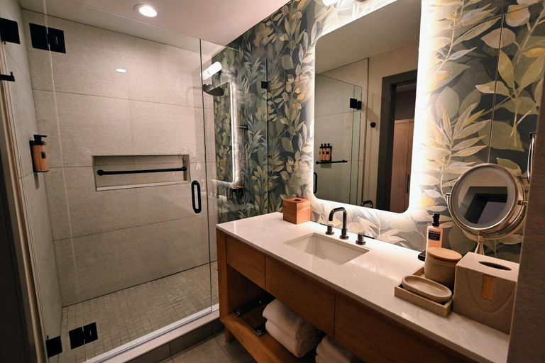 Bathroom 3, Shilo Inn Portland Airport, Multnomah