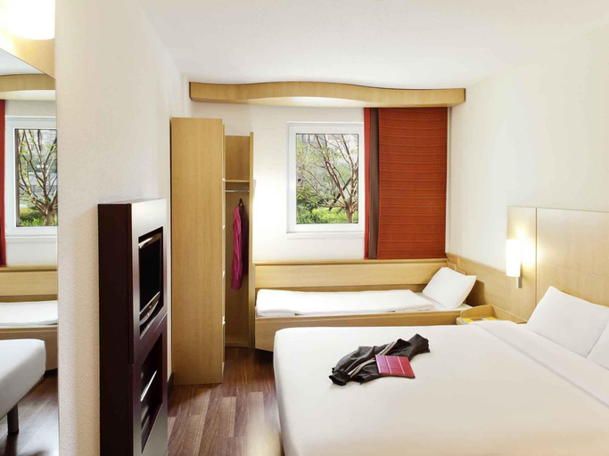 Bedroom 2, ibis Shanghai Chengshan Road Hotel, Shanghai