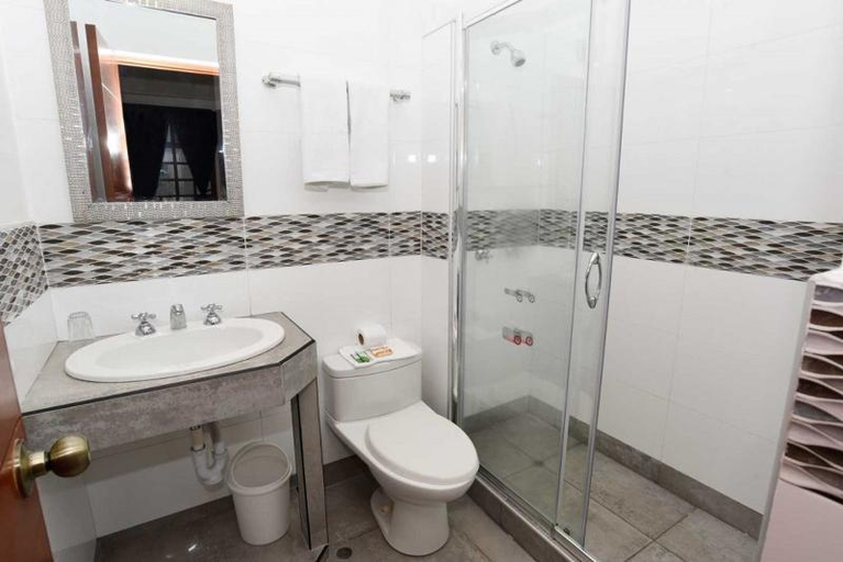 Bathroom 4, Hotel Casa San Martin Miraflores, Lima
