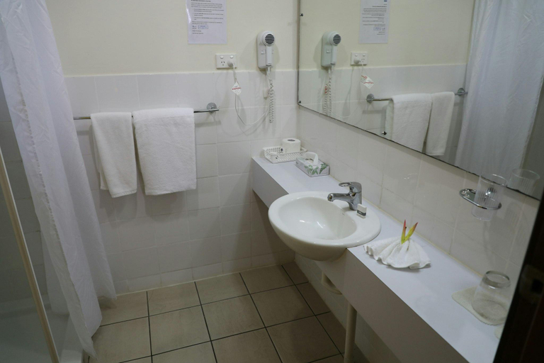 Bathroom 3, Huon Gulf Hotel, Lae