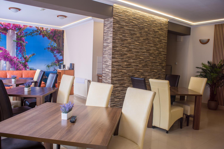 Food & Drinks, Vila Cristal, Sanmartin