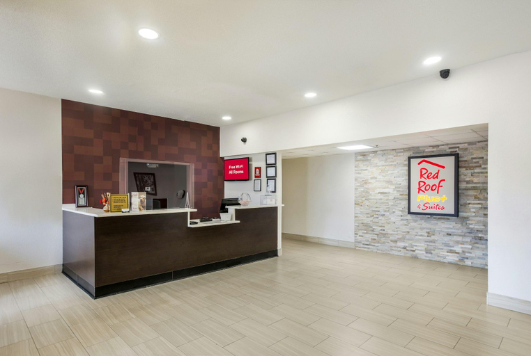 Public Area 2, Red Roof PLUS+ & Suites Savannah – I-95, Chatham